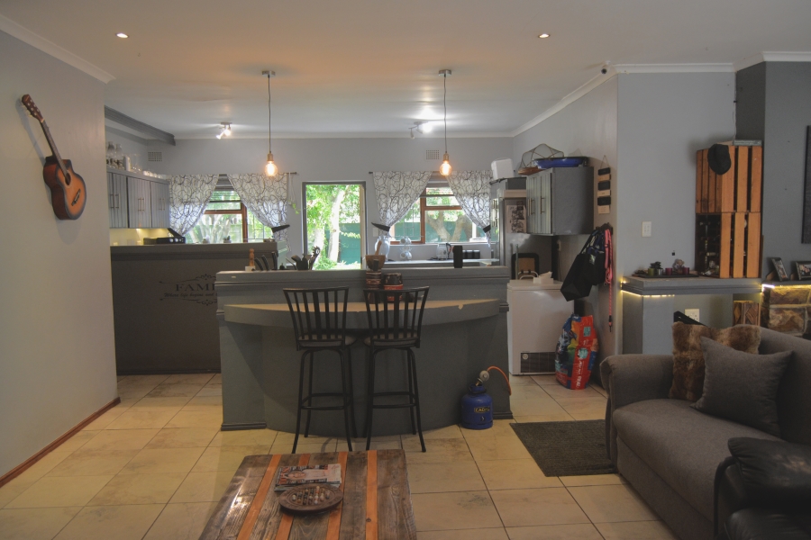 3 Bedroom Property for Sale in Sandbaai Western Cape